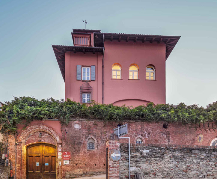 Castello Rosso, Italy
